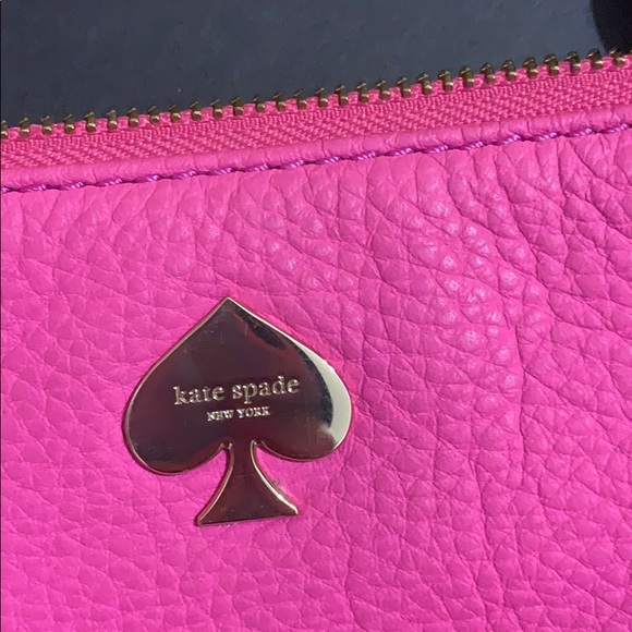Slightly used Kate Spade crossbody purse! - Picture 2 of 7